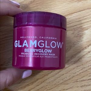 GLAMGLOW Berryglow probiotic recovery face mask